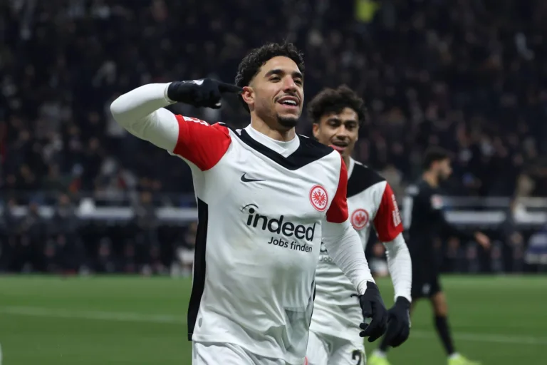 Eintracht Frankfurt irá engatar terceira vitória seguida? Veja odds contra o Borussia Dortmund