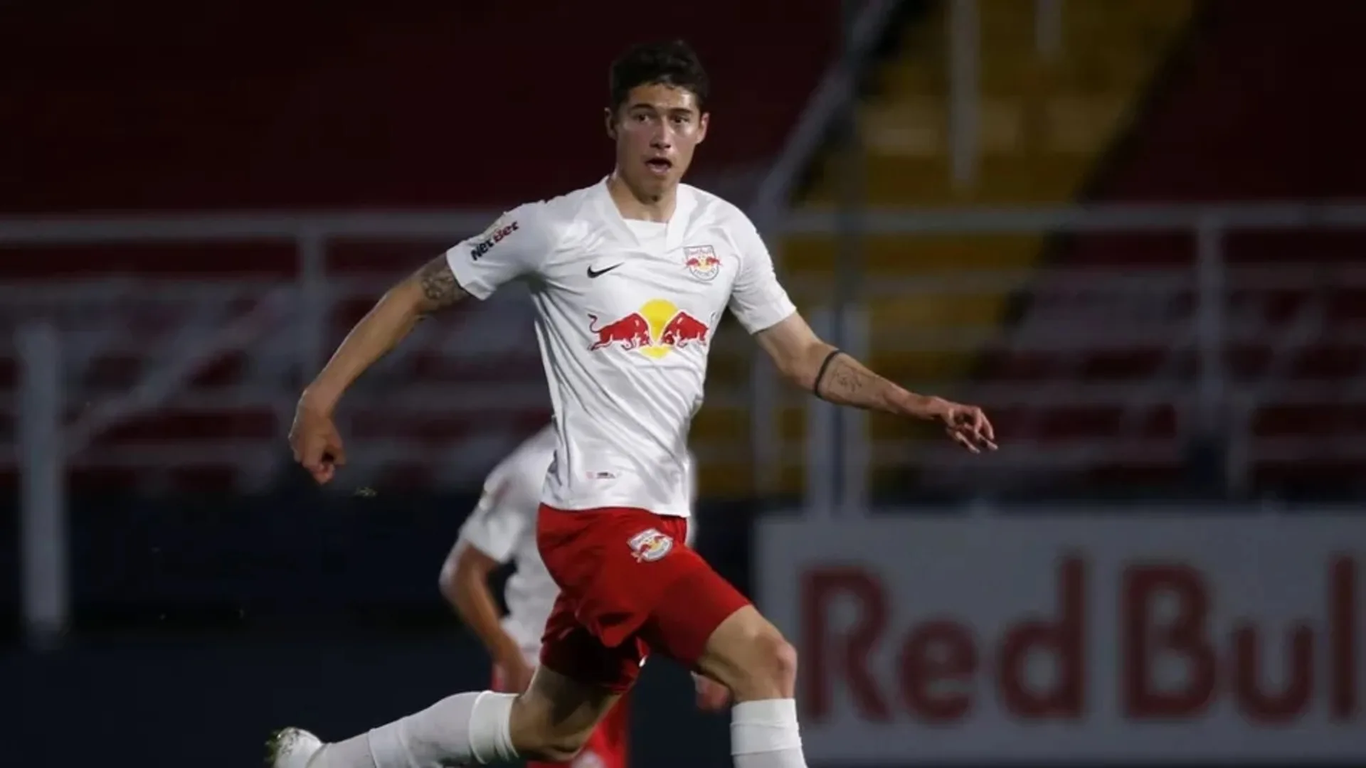 Após recusa de Claudinho, Palmeiras se aproxima de outro jogador ex-Red Bull Bragantino