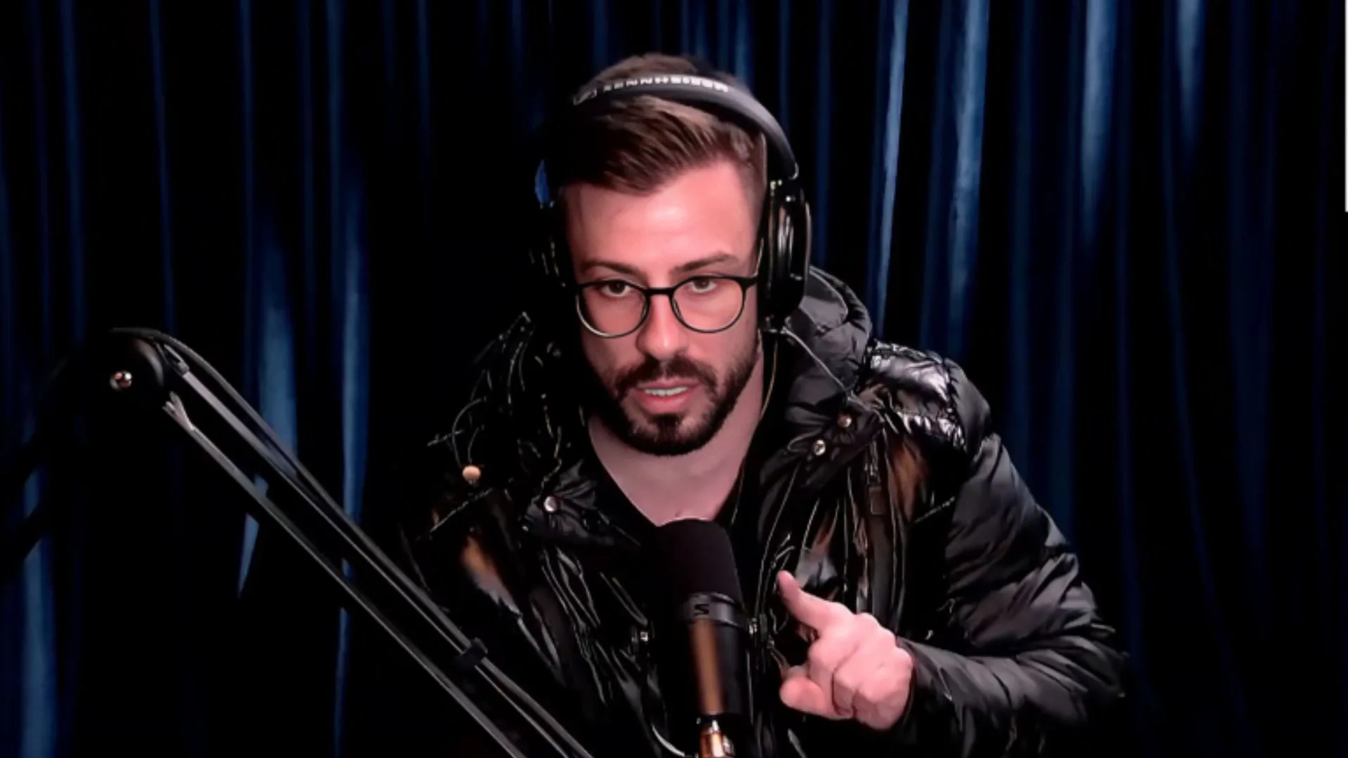 Facincani aponta time endinheirado que virou “várzea”: “Até pior”