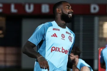 Flamengo confirma saída de Gerson e Venê Casagrande crava cobrança de R$ 50 milhões: “Vai à Justiça cobrar”