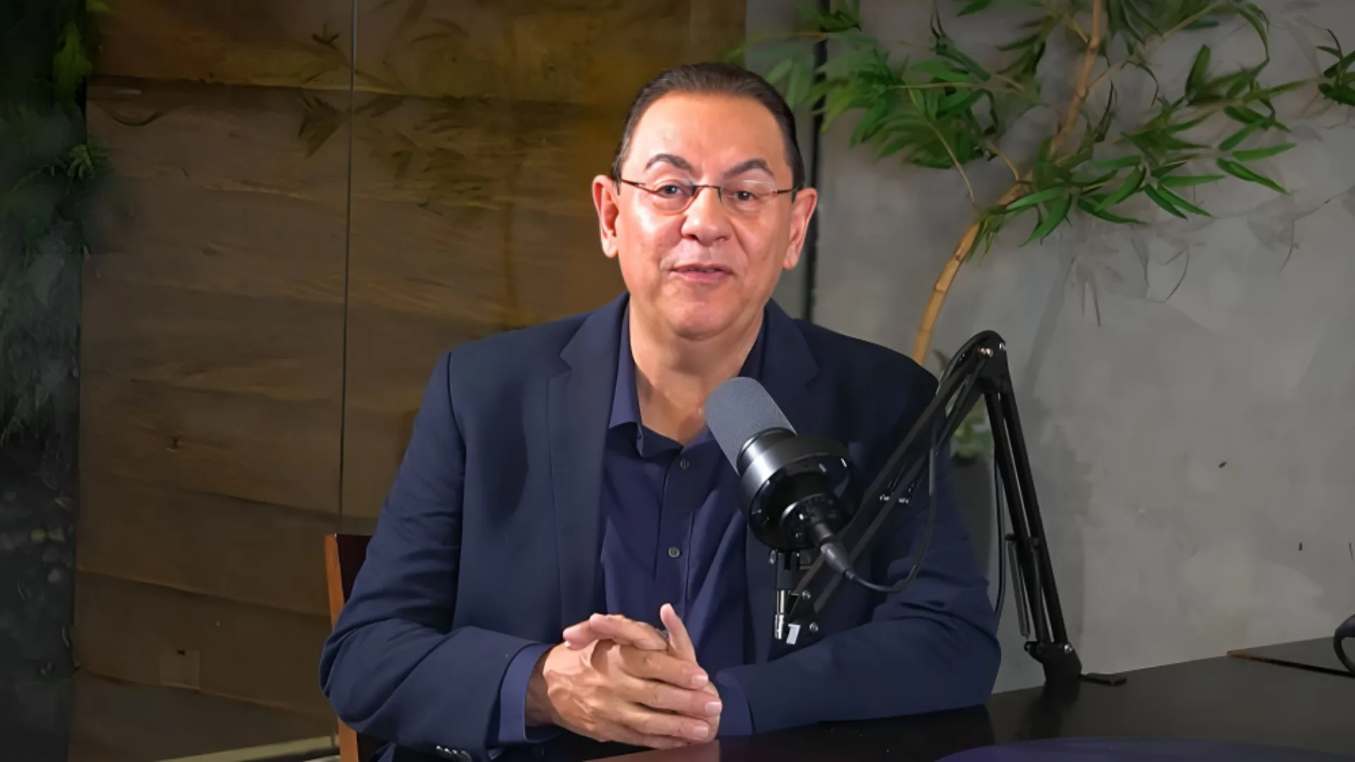 Flávio Prado elege time que faz contratações absurdas no mercado