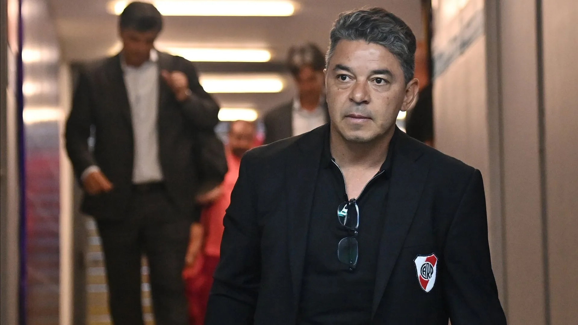 Gallardo “ignora” Flamengo e Corinthians ao eleger torcida com feito único no futebol