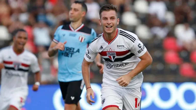River Plate tenta acordo com SPFC por meio-campista Galoppo
