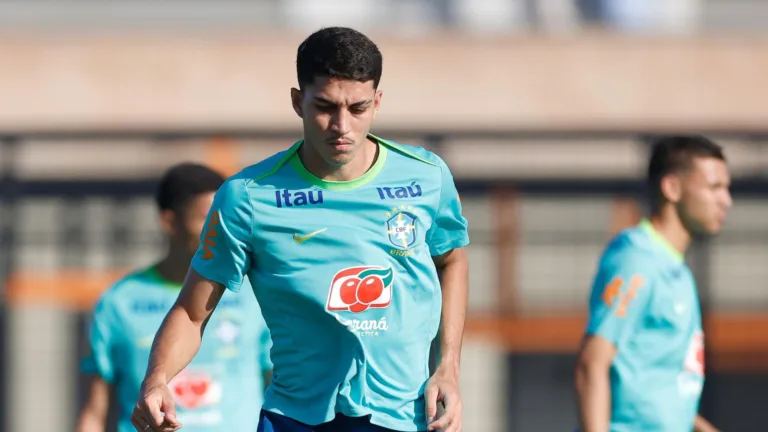 Jair, zagueiro do Santos, coloca Copa do Mundo e Champions League como “sonhos” para sua carreira