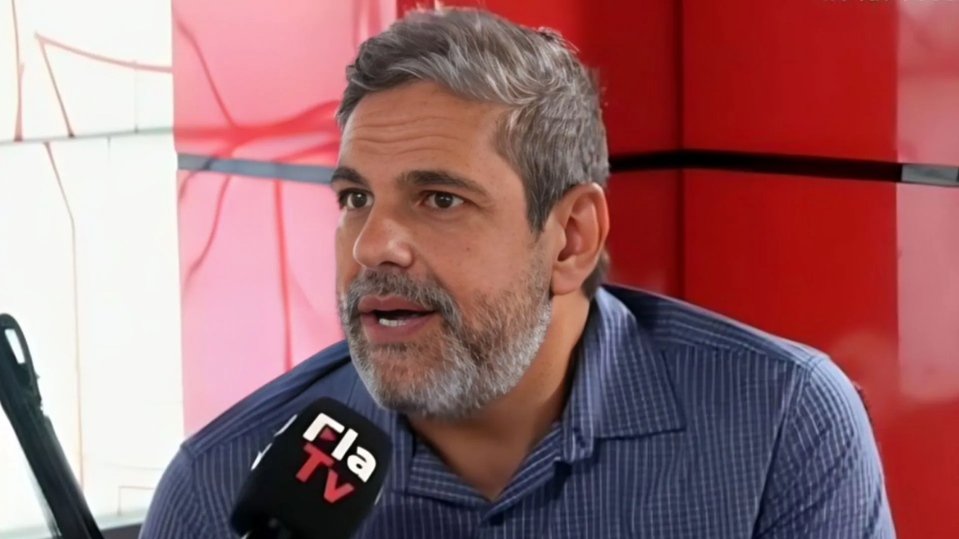 João Guilherme sinaliza “abismo” e aponta torcida em ascensão no Brasil: “Cresceu muito” 