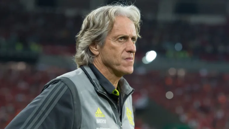 Jorge Jesus indica atacante capaz de garantir títulos no futebol brasileiro: “Acredito muito”