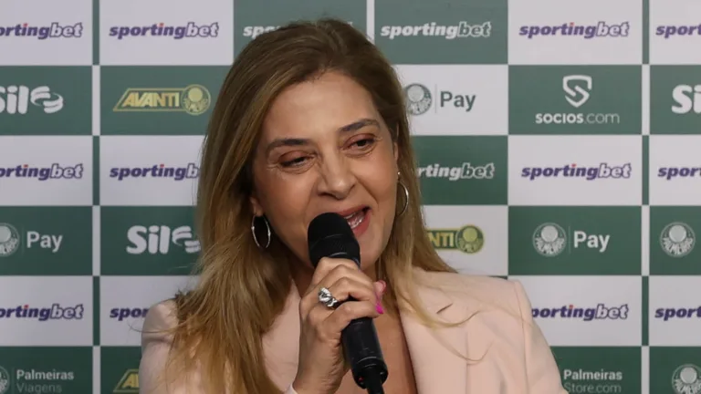 Flávio Prado ironiza atitude de Leila Pereira com jornalistas: “Troféu”