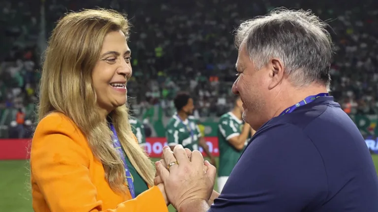Leila Pereira descarta demissão de Anderson Barros, diretor do Palmeiras