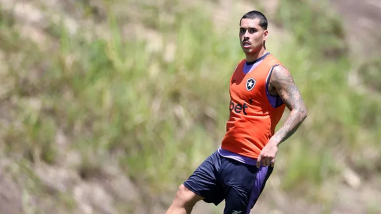 Botafogo fica perto de emprestar zagueiro ao Vitória; saiba mais 