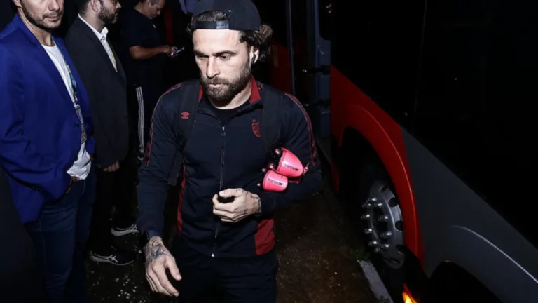 Santos dá entrada em rescisão de Lucas Lima e Sport deve assinar em definitivo com o meia