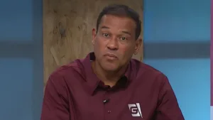 Muller indica time com “vazio de qualidade” no Brasileirão: “Vai lutar para não cair”