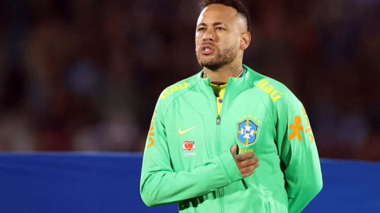 Casagrande acredita em futebol brasileiro “pegando fogo” com chegada de Neymar