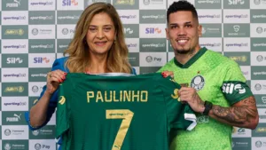 Paulinho é apresentado no Palmeiras e herda a camisa 7 de Dudu