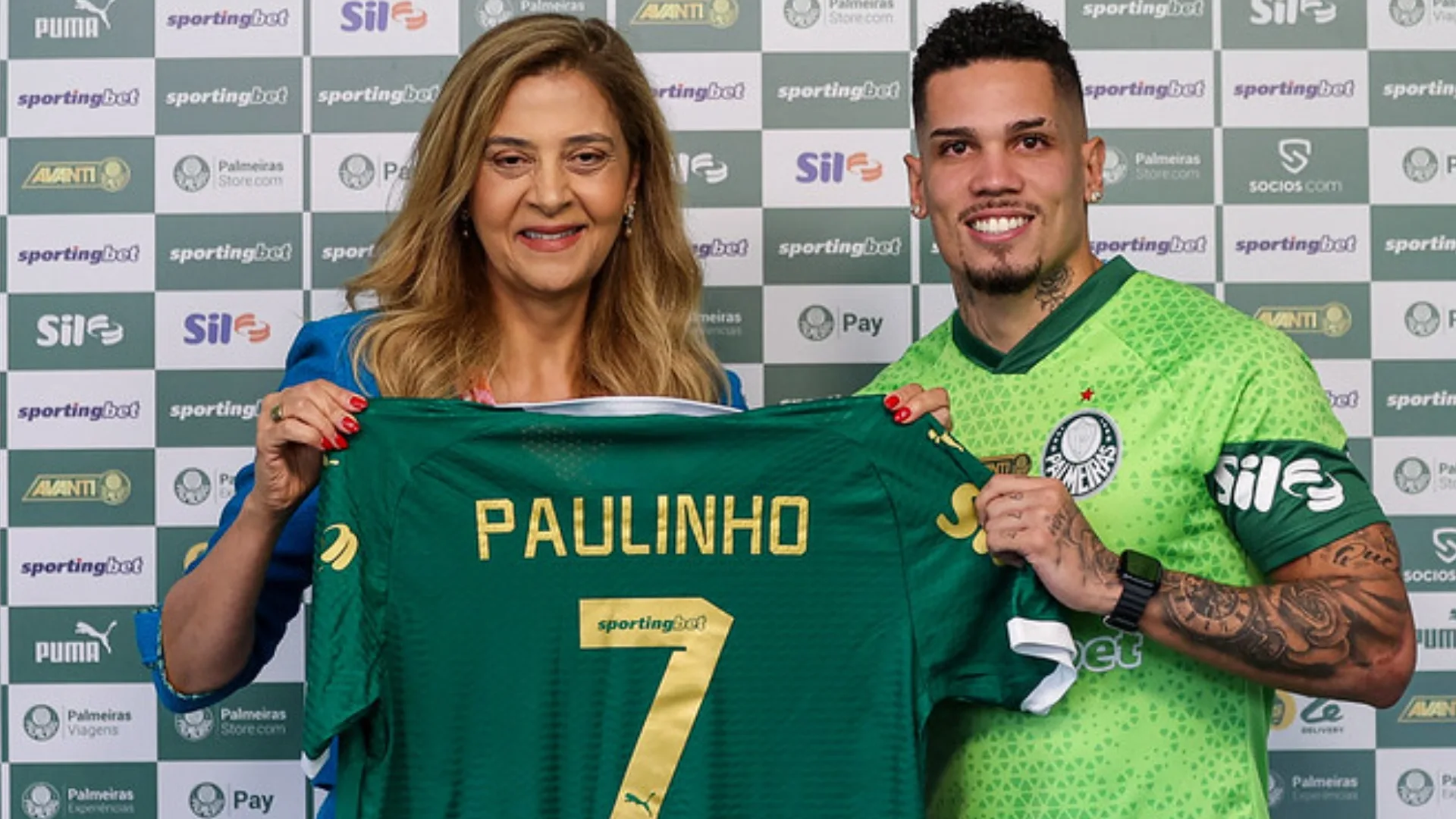 Paulinho é apresentado no Palmeiras e herda a camisa 7 de Dudu