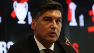 Paulo Fonseca, ex-técnico do Milan, recusa proposta do Botafogo por questões familiares