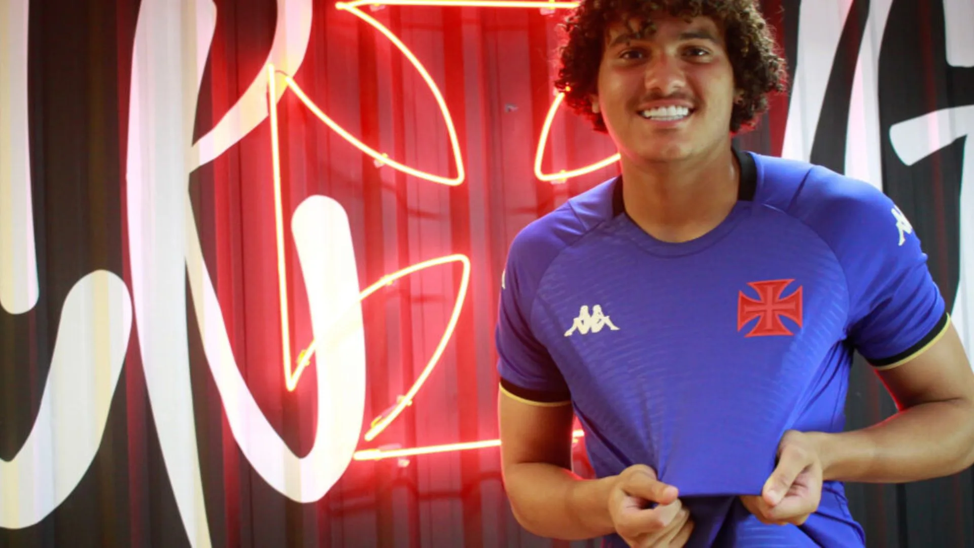 Phillipe Gabriel, goleiro do Vasco, é citado como jogador com “perfil Barça” por portal espanhol