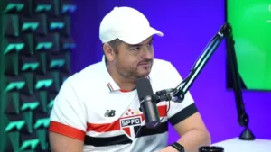 Rica Perrone crava melhor meia do futebol brasileiro em 2025