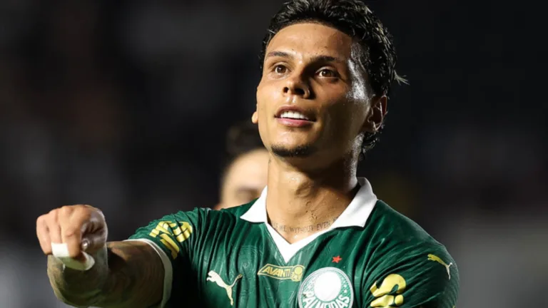 Palmeiras pode ter saídas e ganhar fortuna após o Mundial; Richard Ríos e Veiga estão entre os nomes