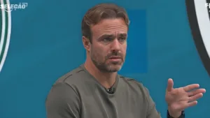 Roger Flores destaca torcida extraordinária no futebol brasileiro