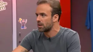 Roger Flores ignora Gerson e crava melhor jogador do Brasil: “Não tem outro”