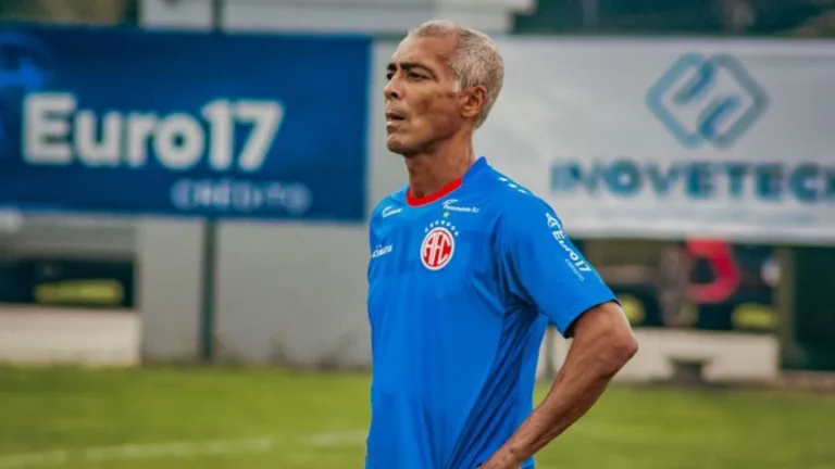 Romário abre o jogo sobre ‘treta’ com Edmundo e dá recado: “Vai rolar”