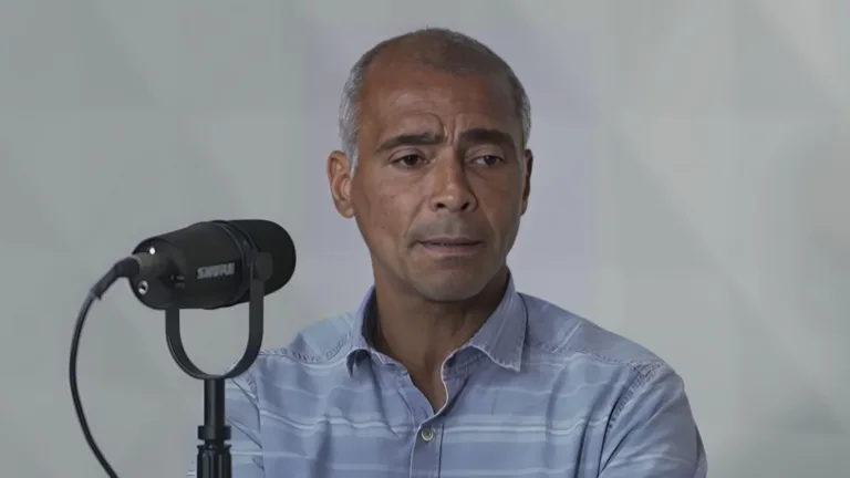 Romário crava técnico diferenciado com quem trabalhou: “Inteligente”