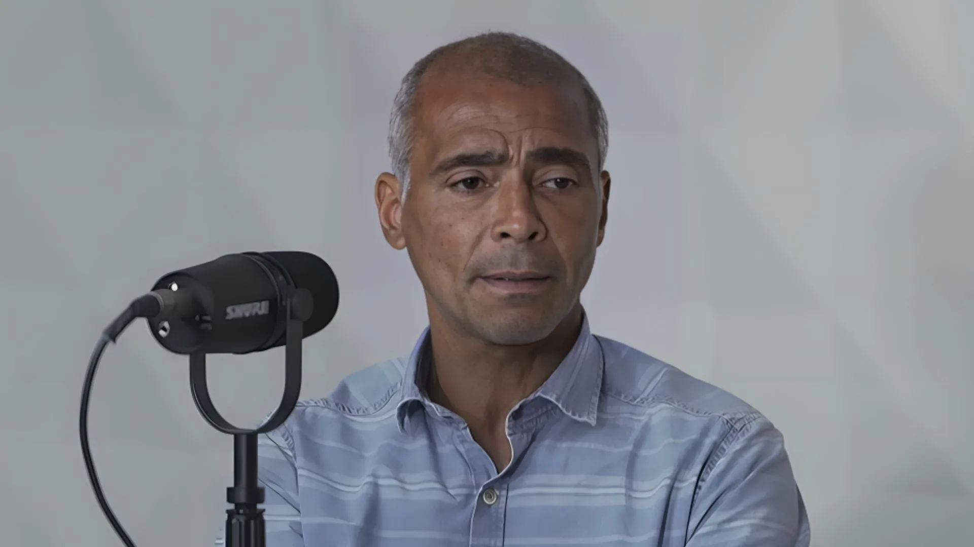 Romário crava técnico diferenciado com quem trabalhou: “Inteligente”