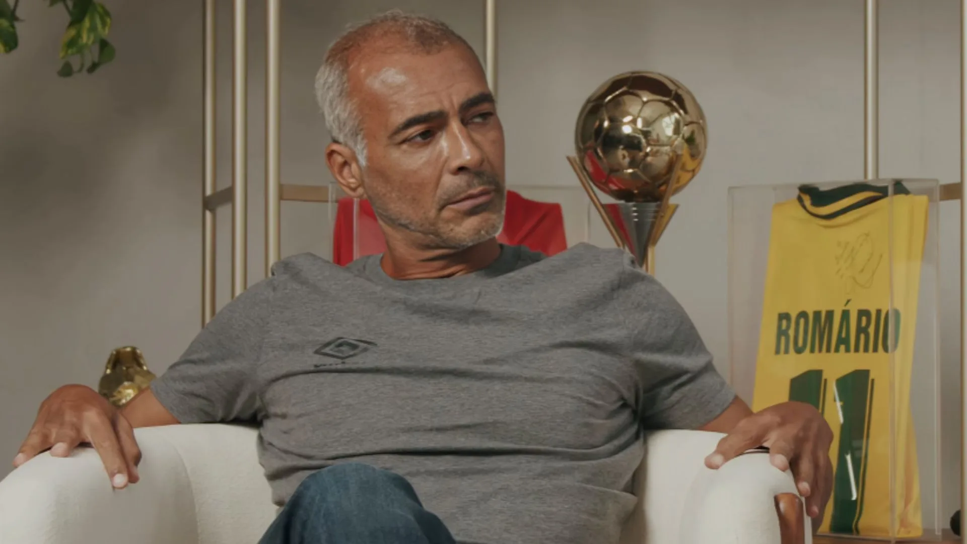 Romário revela único time que assiste e detona nível do Brasileirão: “Futebol feio”
