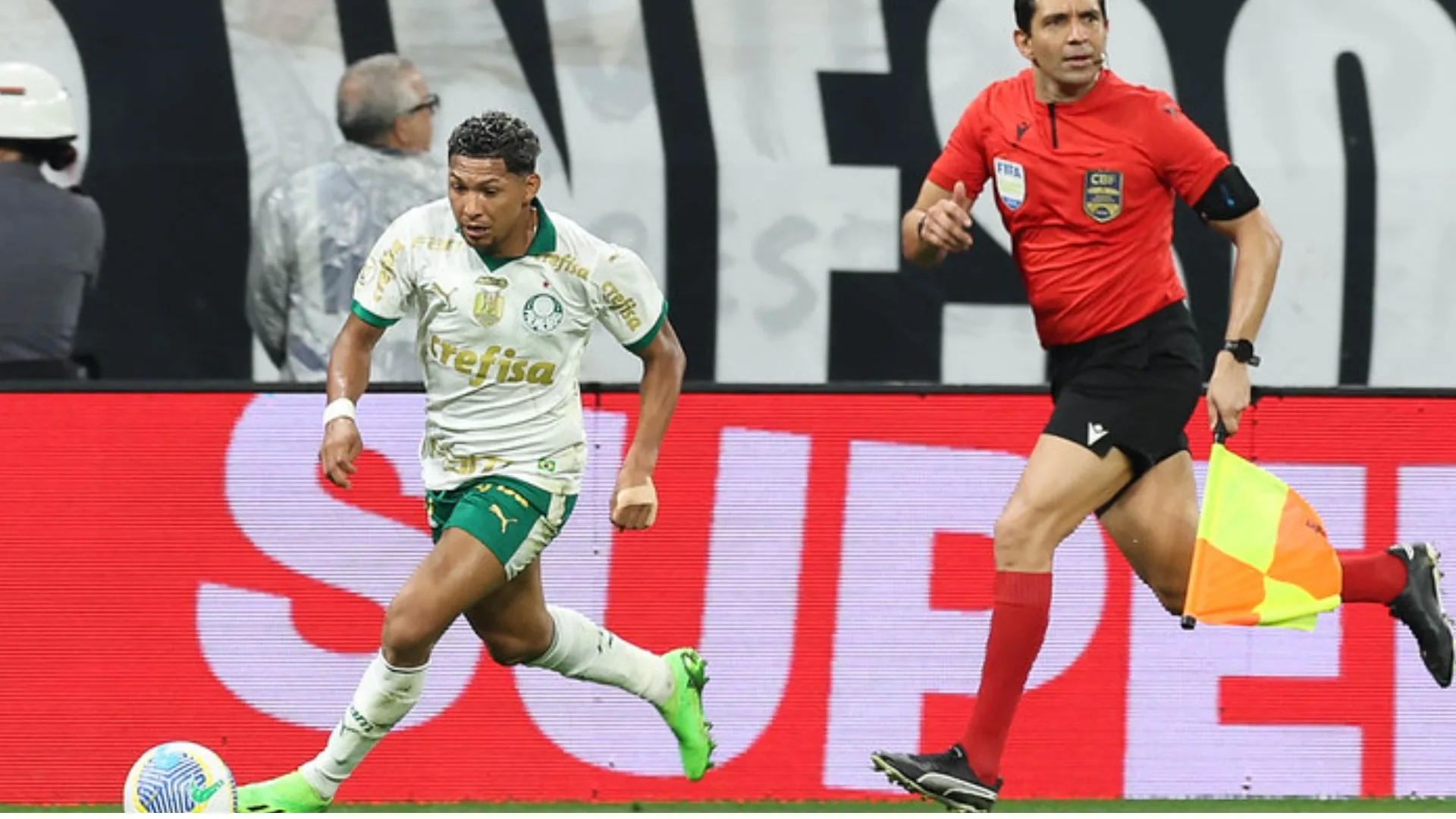 Palmeiras não define futuro de Rony e vê rivais aumentarem assédio