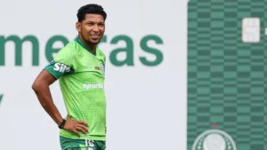 Rony segue no Palmeiras após negociação com clube do Catar não ser finalizada a tempo