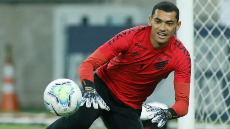 Athletico Paranaense elimina o São Paulo da Copa do Brasil em noite heroica do goleiro Santos