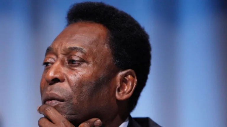 Sormani surpreende e crava dois melhores jogadores depois de Pelé