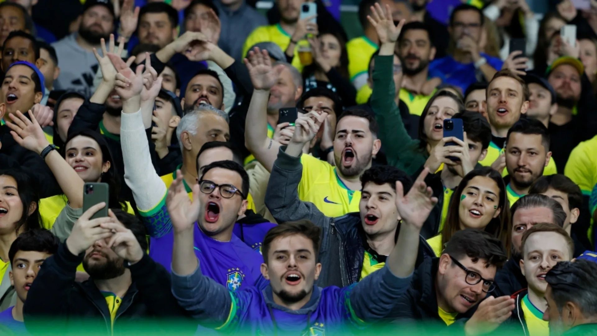 Rica Perrone aponta fake news em pesquisa da Globo sobre torcidas do Brasileirão