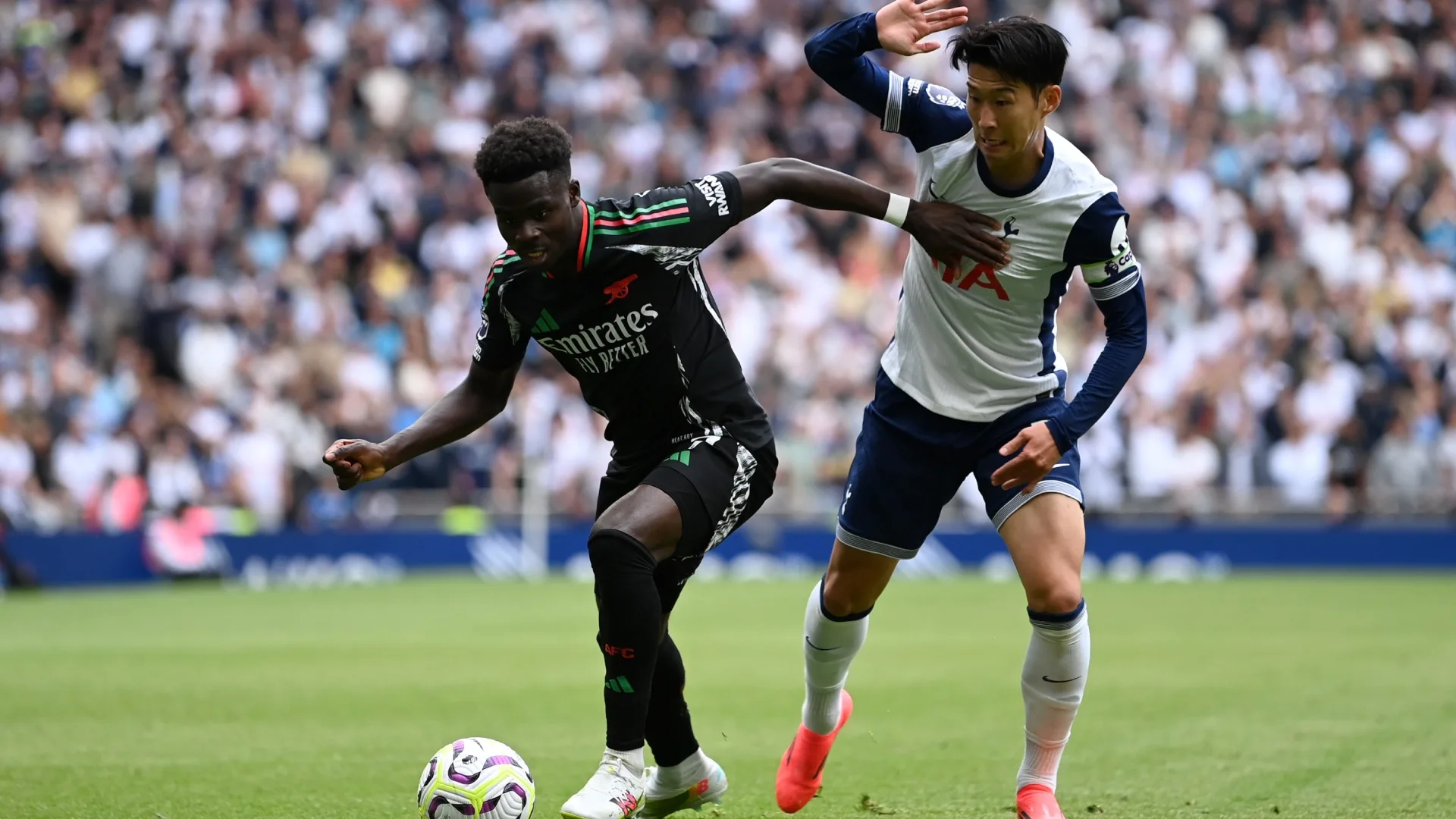 De virada, Arsenal vence Tottenham e reassume vice-liderança da Premier League 