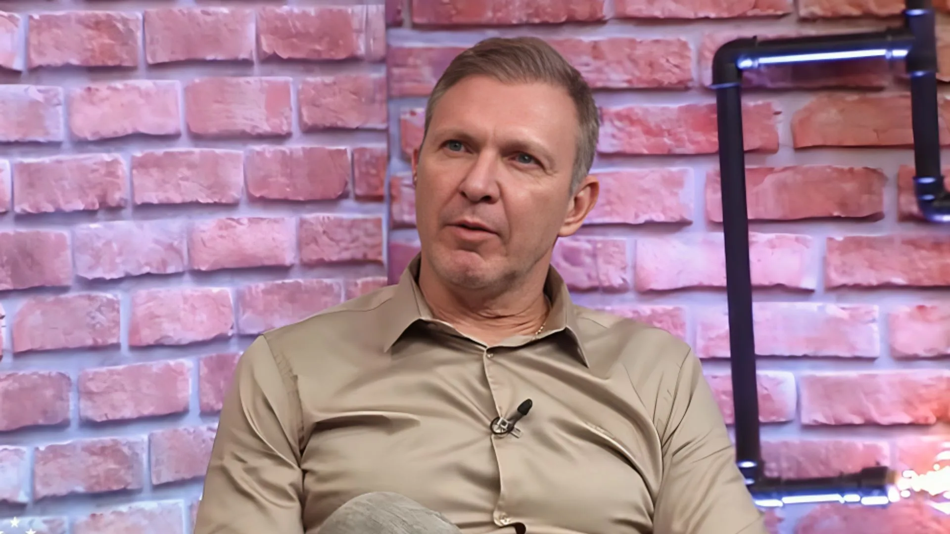 Velloso crava time “incompetente” no mercado da bola do Brasil