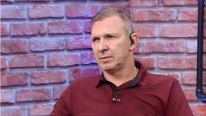 Velloso crava goleiro especial no futebol brasileiro hoje: “Tiro certeiro”