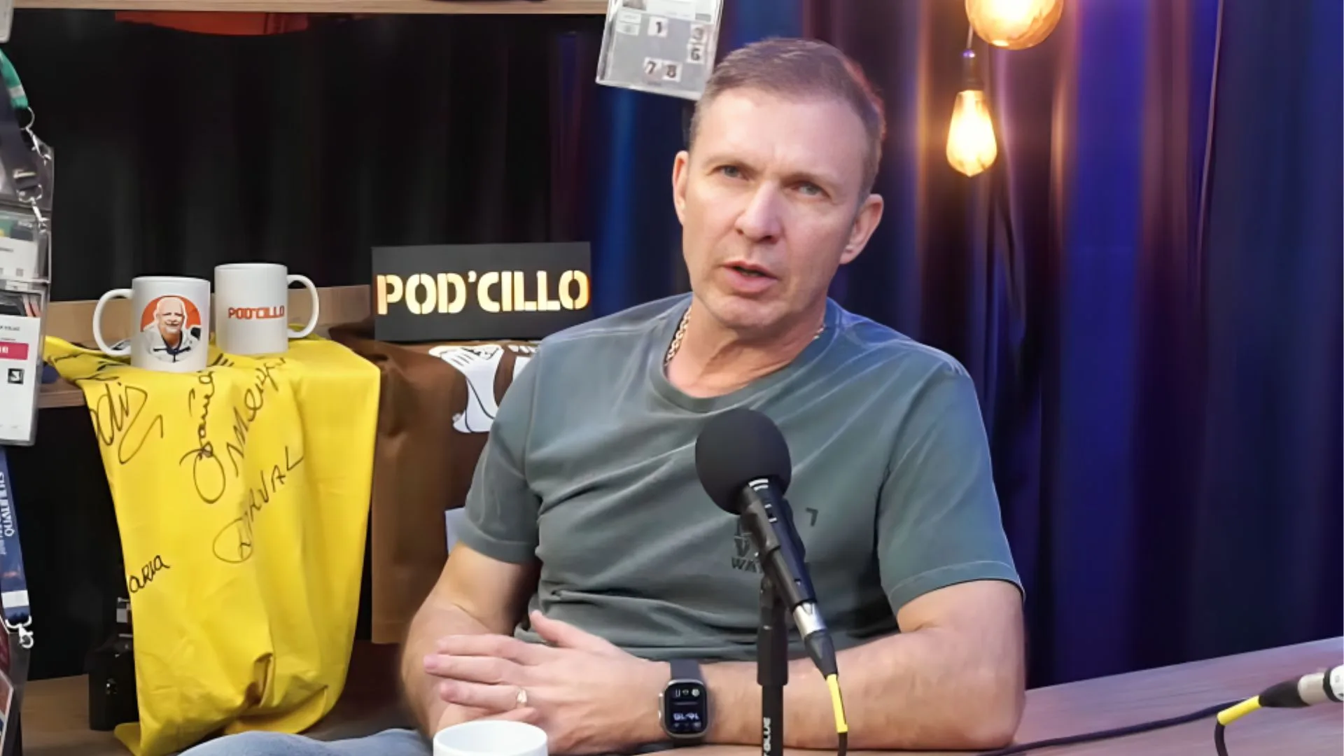 Velloso elege torcida que ‘dá aulas’ no Brasil: “Impressionante”