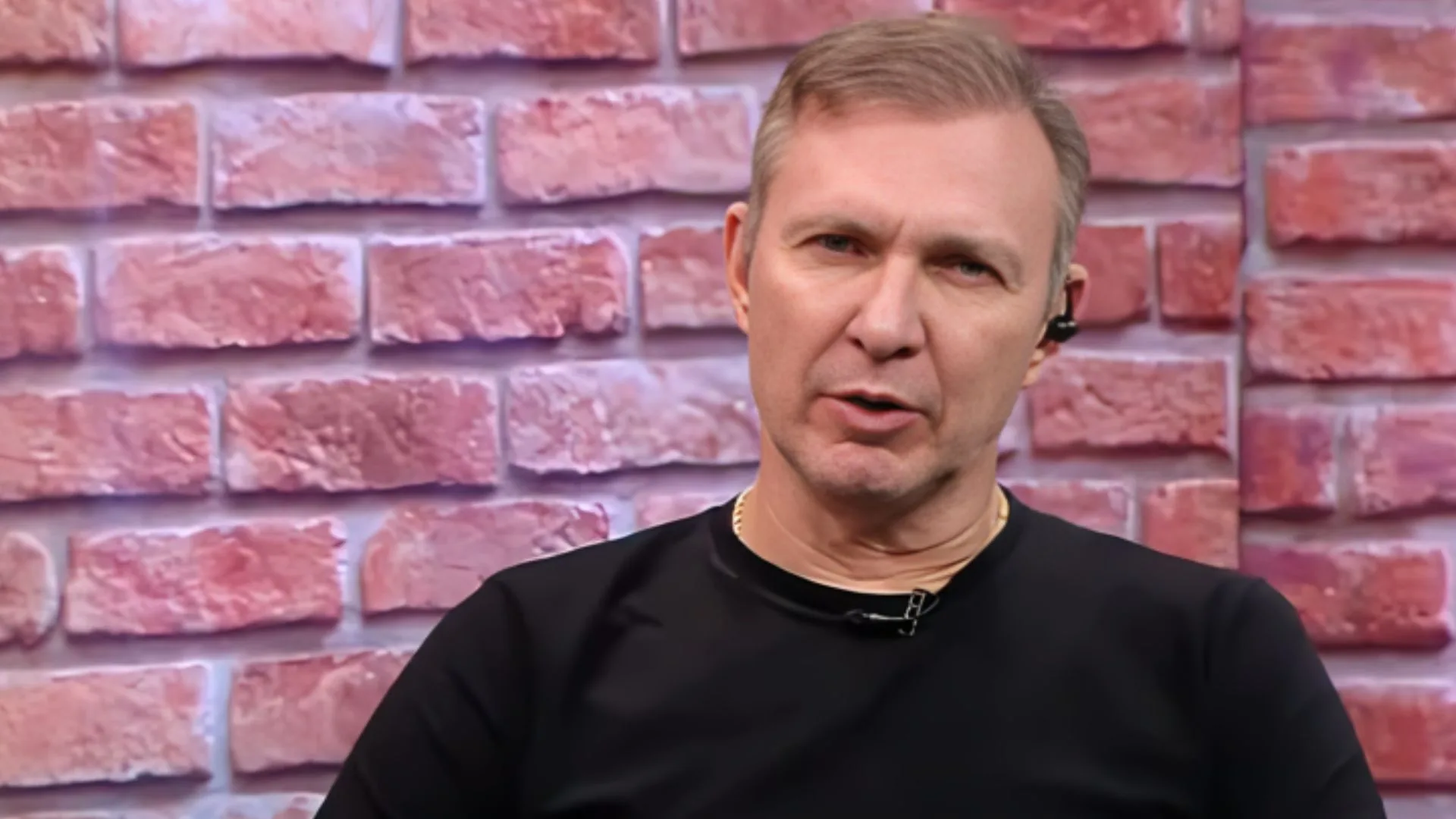 Velloso sinaliza técnico que corre risco em 2025: “É tchau”