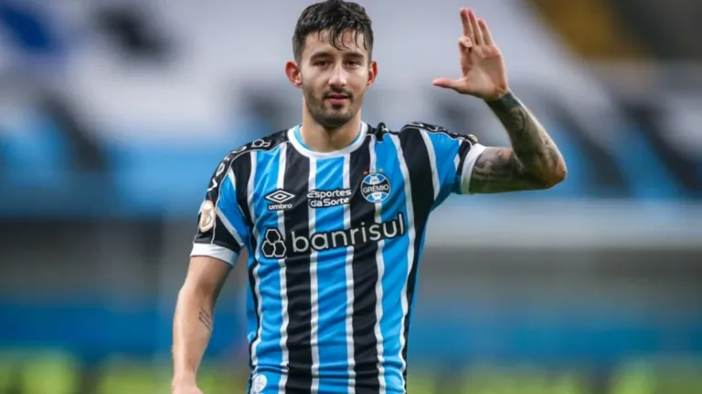 Villasanti, do Grêmio, surpreende e responde investida do Palmeiras