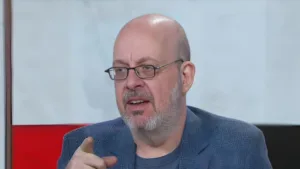 Vitor Birner coloca time do futebol brasileiro como muito subestimado: “Só atrás do Santos de Pelé”