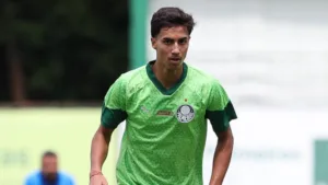 Palmeiras planeja manter Vitor Reis no clube até o Mundial de Clubes