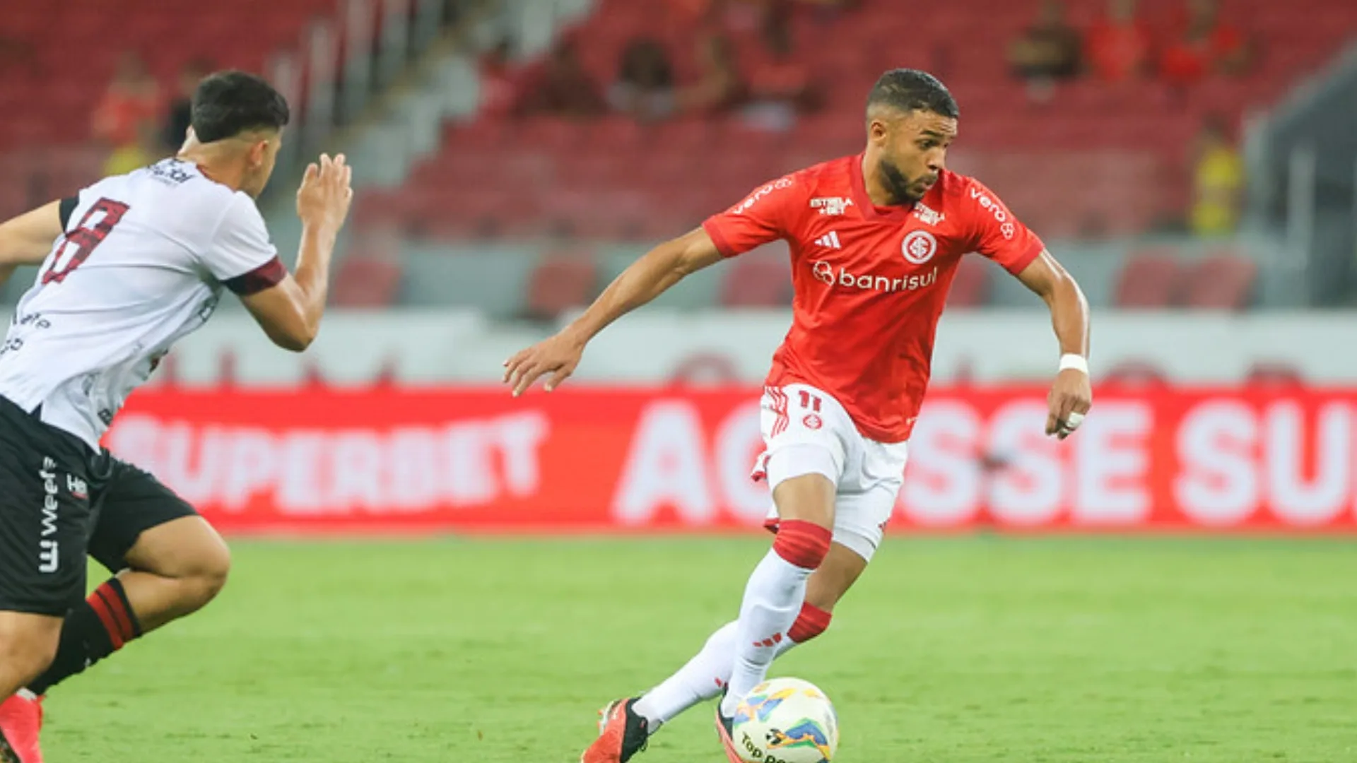 Palmeiras segue tentando a contratação de Wanderson, mas Internacional dificulta negociação