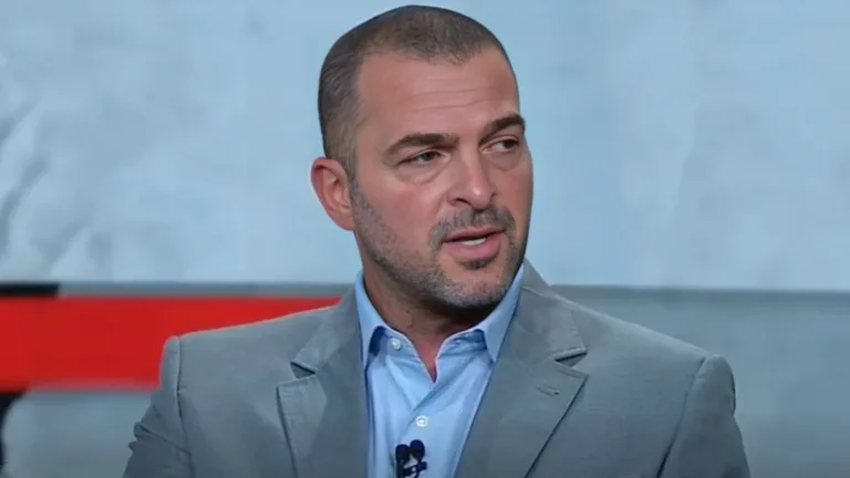 Zé Elias indica técnico que chega pressionado no Brasil em 2025