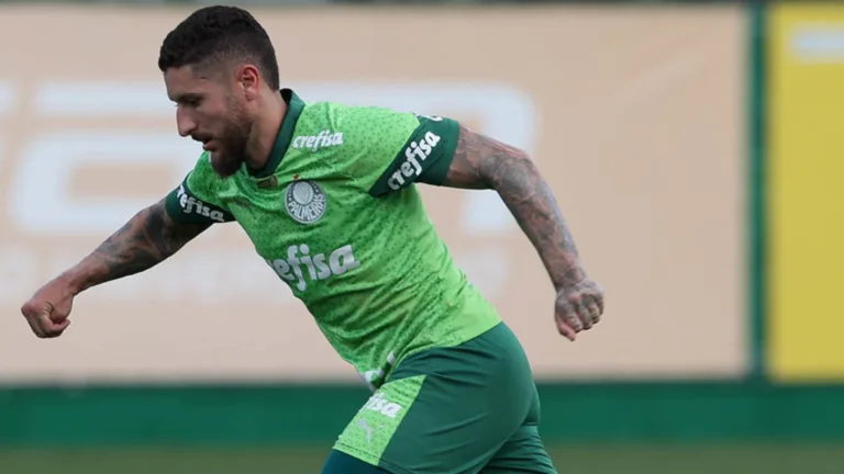 Santos retoma conversas para contratação de Zé Rafael, do Palmeiras