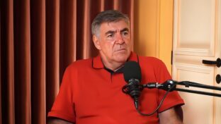 Zetti durante entrevista ao podcast "Portas Abertas" (Reprodução - YouTube)