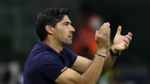 Craque Neto questiona alteração diferente de Abel Ferreira, do Palmeiras: “Coisa de português”