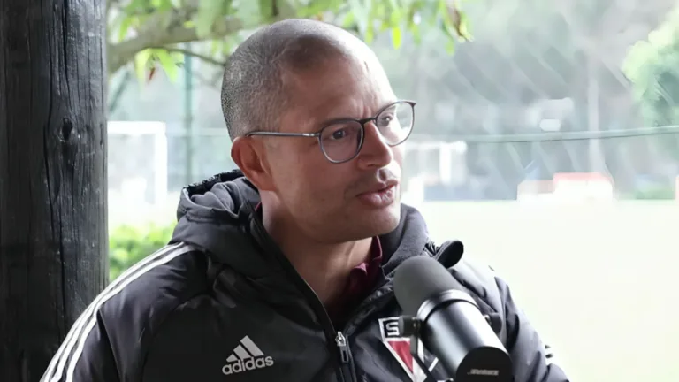 Alex elege treinador com trabalho fenomenal no Brasil: “Outro planeta”