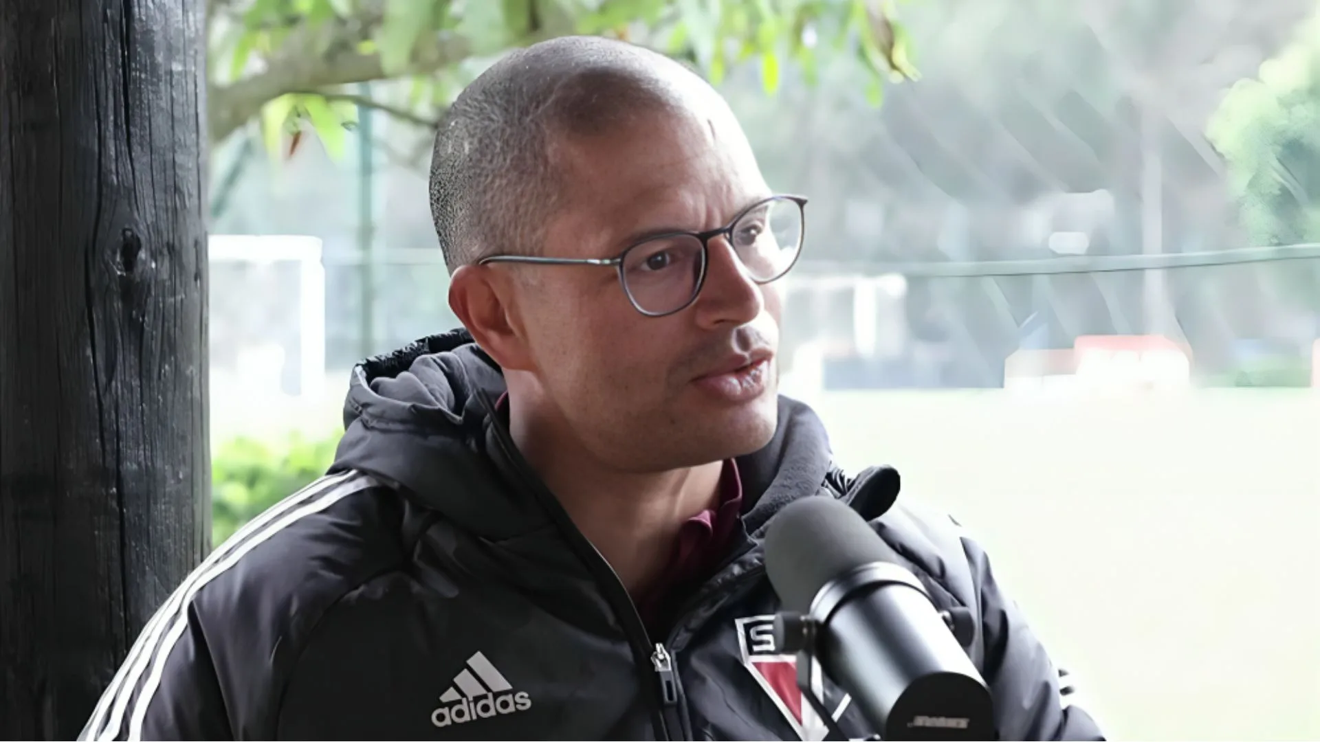 Alex elege técnico acima da média no Brasil: “Assustador”