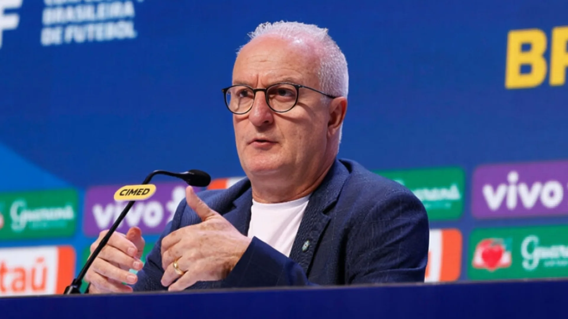 Rizek reprova nome cotado na seleção brasileira: “É um perigo”