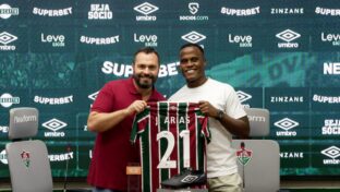 Atacante acerta renovação até junho de 2028 (FOTO: LUCAS MERÇON / FLUMINENSE F.C.)